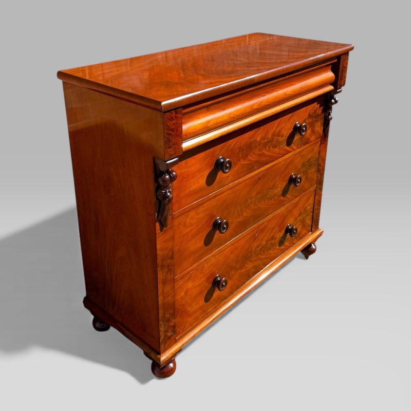 Antique Scottish Victorian Flame Mahogany Chest of Drawers with Wooden Handles - Image 2